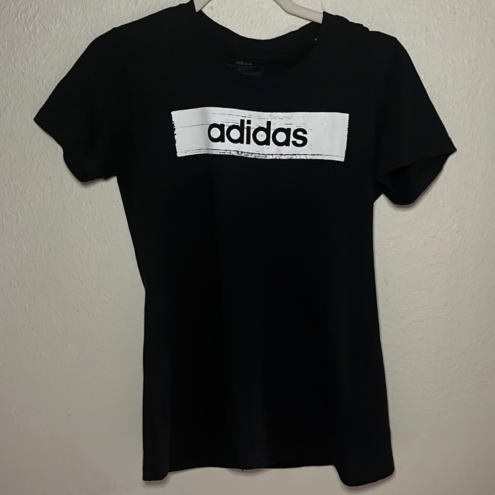 Adidas Woman’s tee Size Xsmall